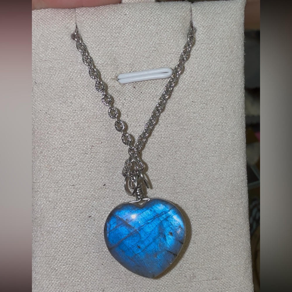 Labradorite heart necklace - Picture 4 of 7